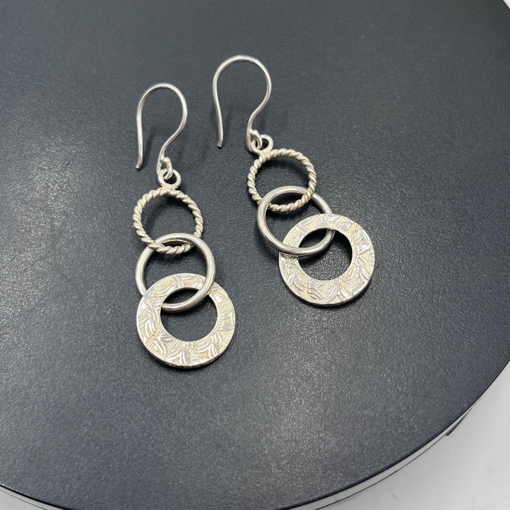 Silpada retired Triple Threat Dangle Circle dangle Sterling Style W1616 Earring